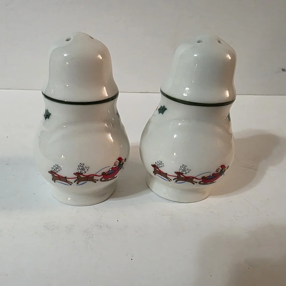 Pfaltzgraff Snow Village Stoneware Salt Pepper Shaker Set